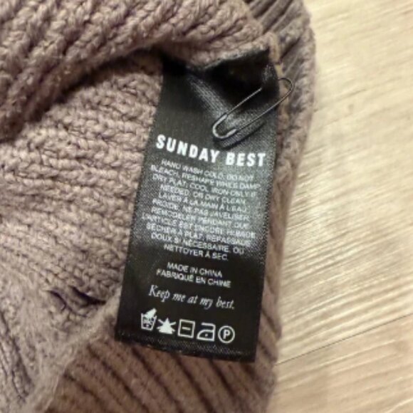 Aritzia Oversized Cable Knit Sweater - Picture 4 of 4